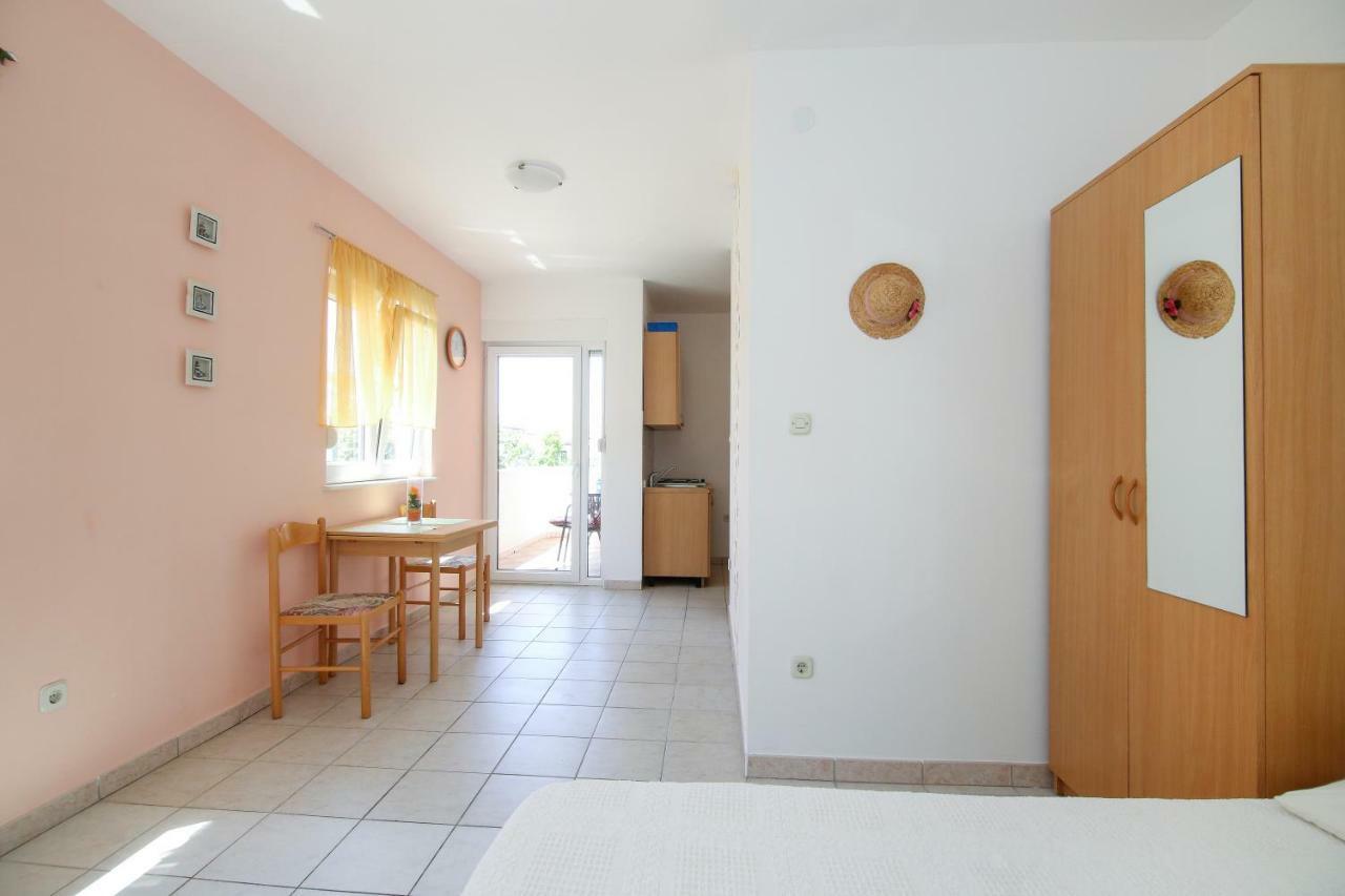 Apartments Antea Рогозница Екстериор снимка